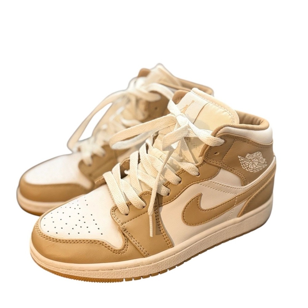 Nike Air Jordan 1 Mid Boys Sneakers 6Y Tan Gum Hemp White Leather 554724-271
